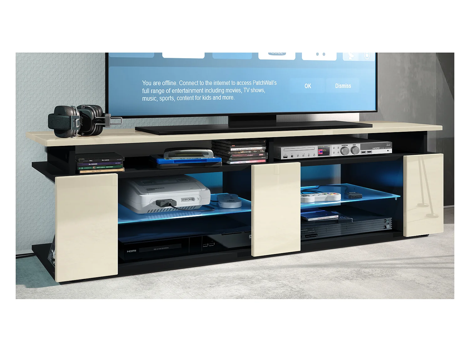 TV Board Movie V2 Game On Lowboard 138,5 x 39 x 39 cm éclairage LED inclus Bleu, caisson en noir mat, façades en crème haute brillance