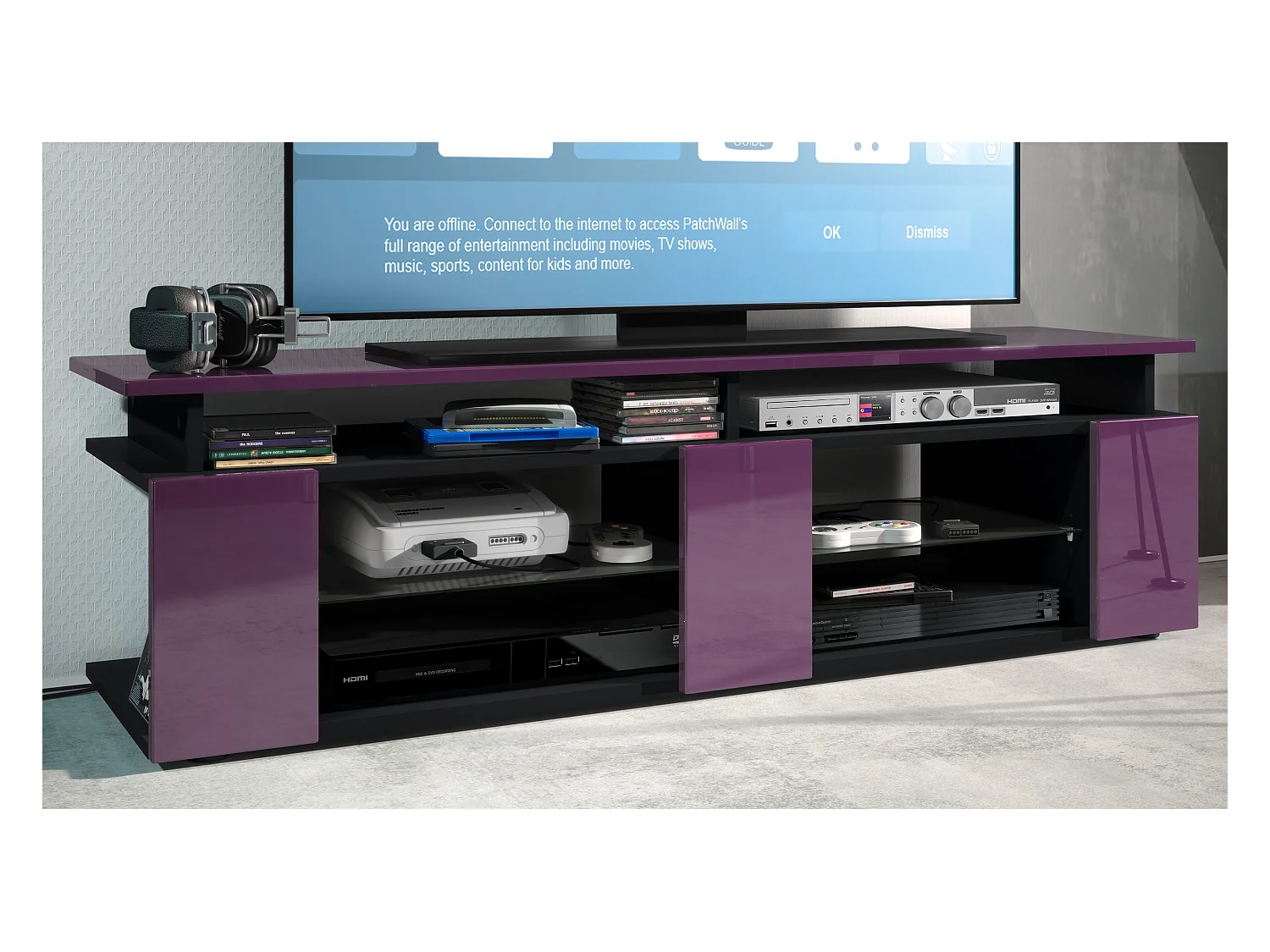 TV Board Movie V2 Game On Lowboard 138,5 x 39 x 39 cm , caisson en noir mat, façades en mûre haute brillance