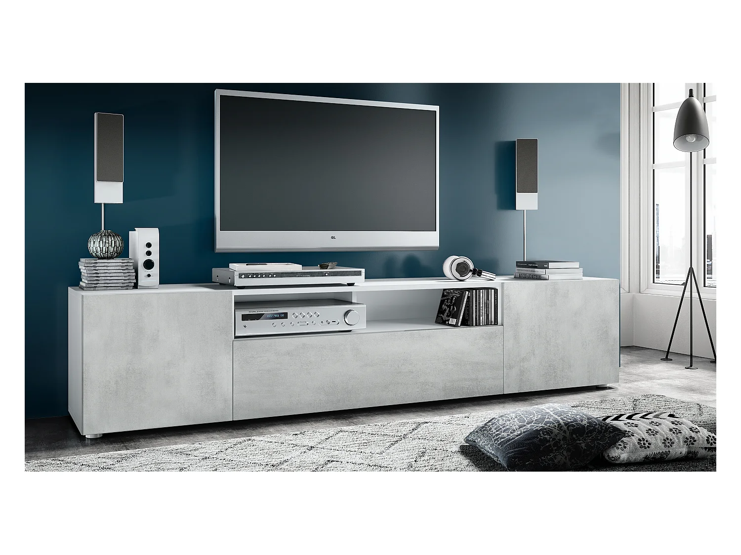 Buffet bas Mogan, Meuble TV avec 2 portes, 1 clapet et 1 compartiment ouvert, Blanc mat/Aspect Béton Oxyde (181 x 39 x 35 cm)