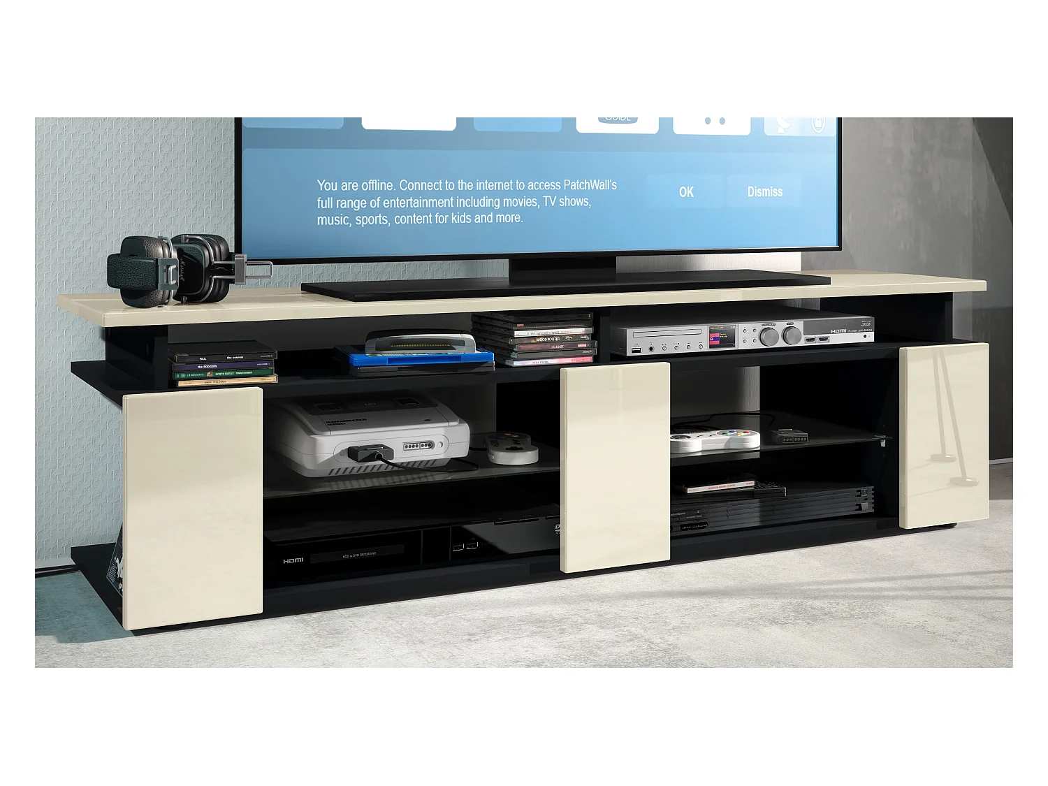 TV Board Movie V2 Game On Lowboard 138,5 x 39 x 39 cm , caisson en noir mat, façades en crème haute brillance