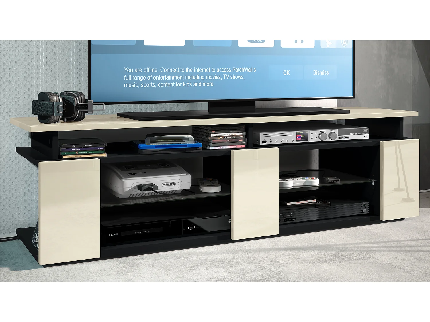 TV Board Movie V2 Game On Lowboard 139 x 39 x 39 cm , struttura in nero opaco, frontali in beige lucido