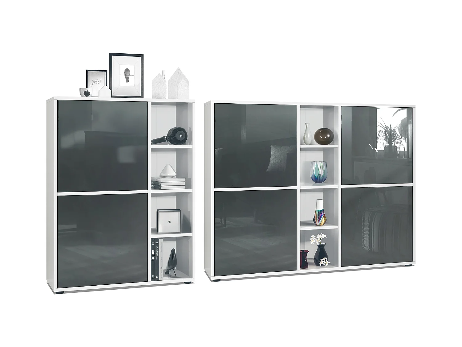 Ensemble pour salon Miami, composé de deux buffets hauts avec un total de 6 portes et 8 compartiments, corps en blanc mat, façades en gris haute brillance.