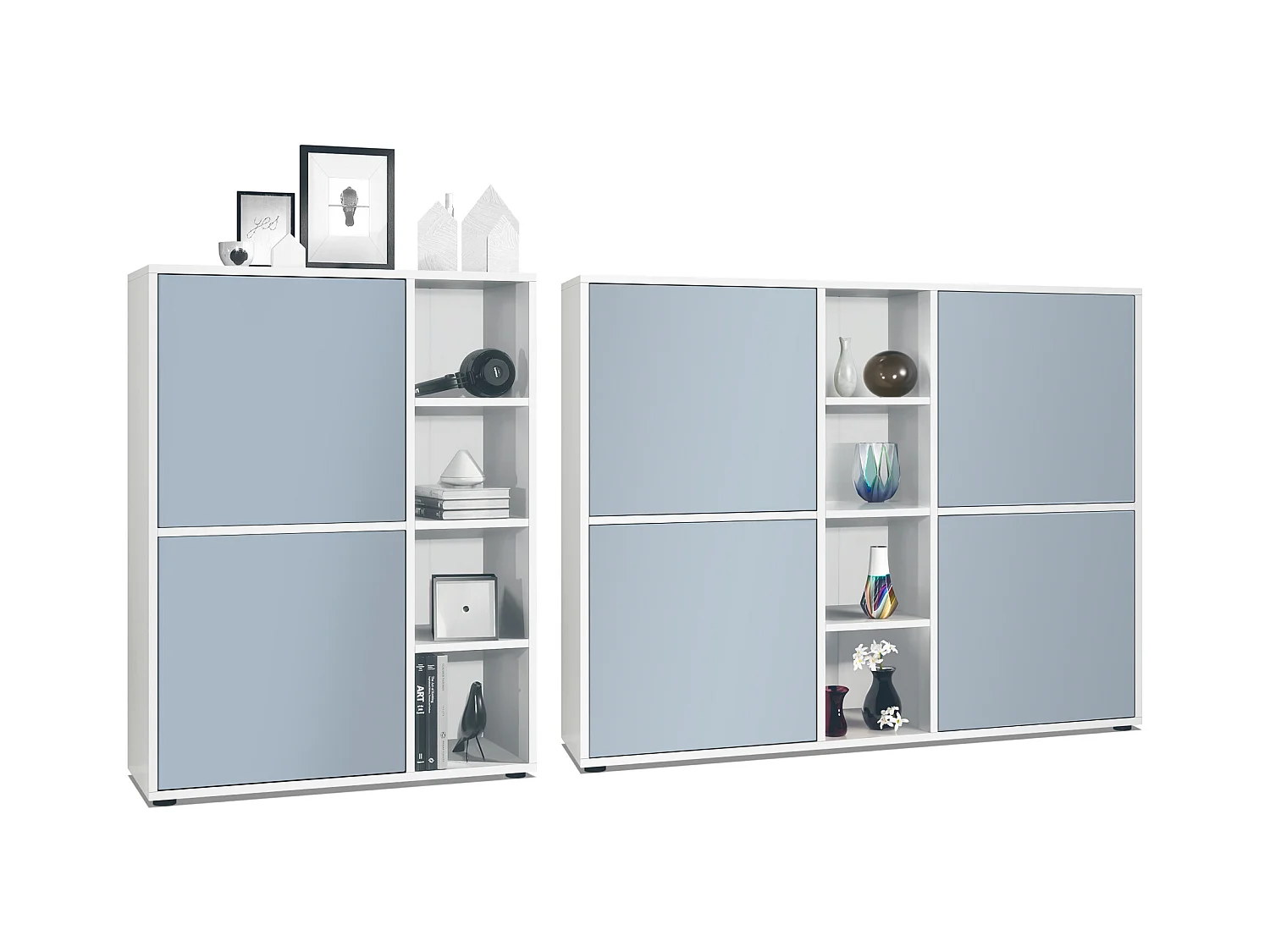 Ensemble pour salon Miami, composé de deux buffets hauts avec un total de 6 portes et 8 compartiments, corps en blanc mat, façades en denim mat.