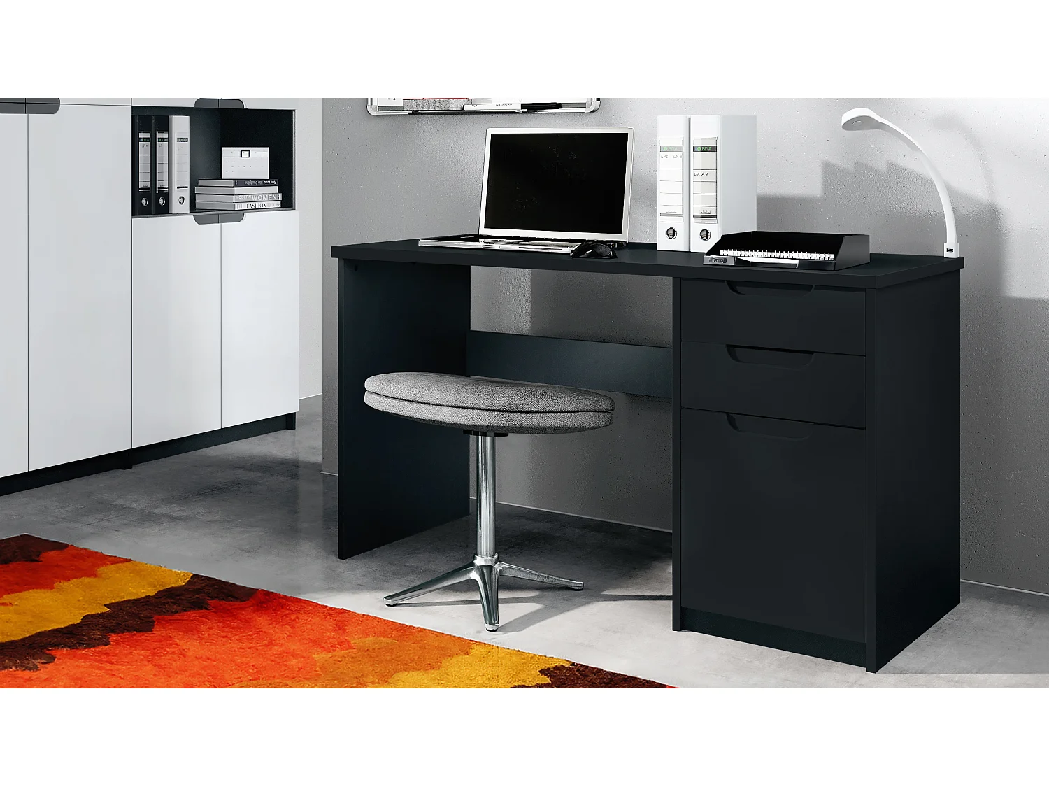 Logan Desk, scrivania per ufficio con 2 cassetti e 1 anta, nero opaco/nero opaco (129 x 76 x 60 cm)