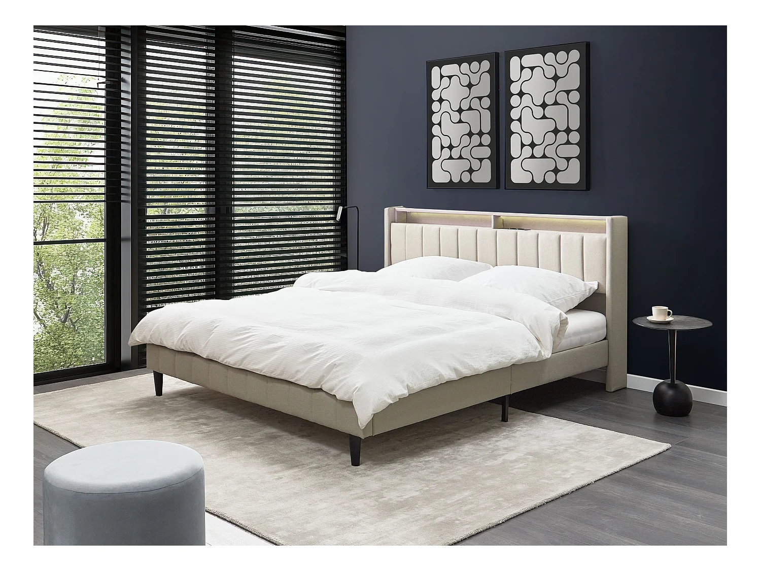 Lit avec LED Tissu BEAULIEU 180 x 200 cm avec rangement avec port USB Beige