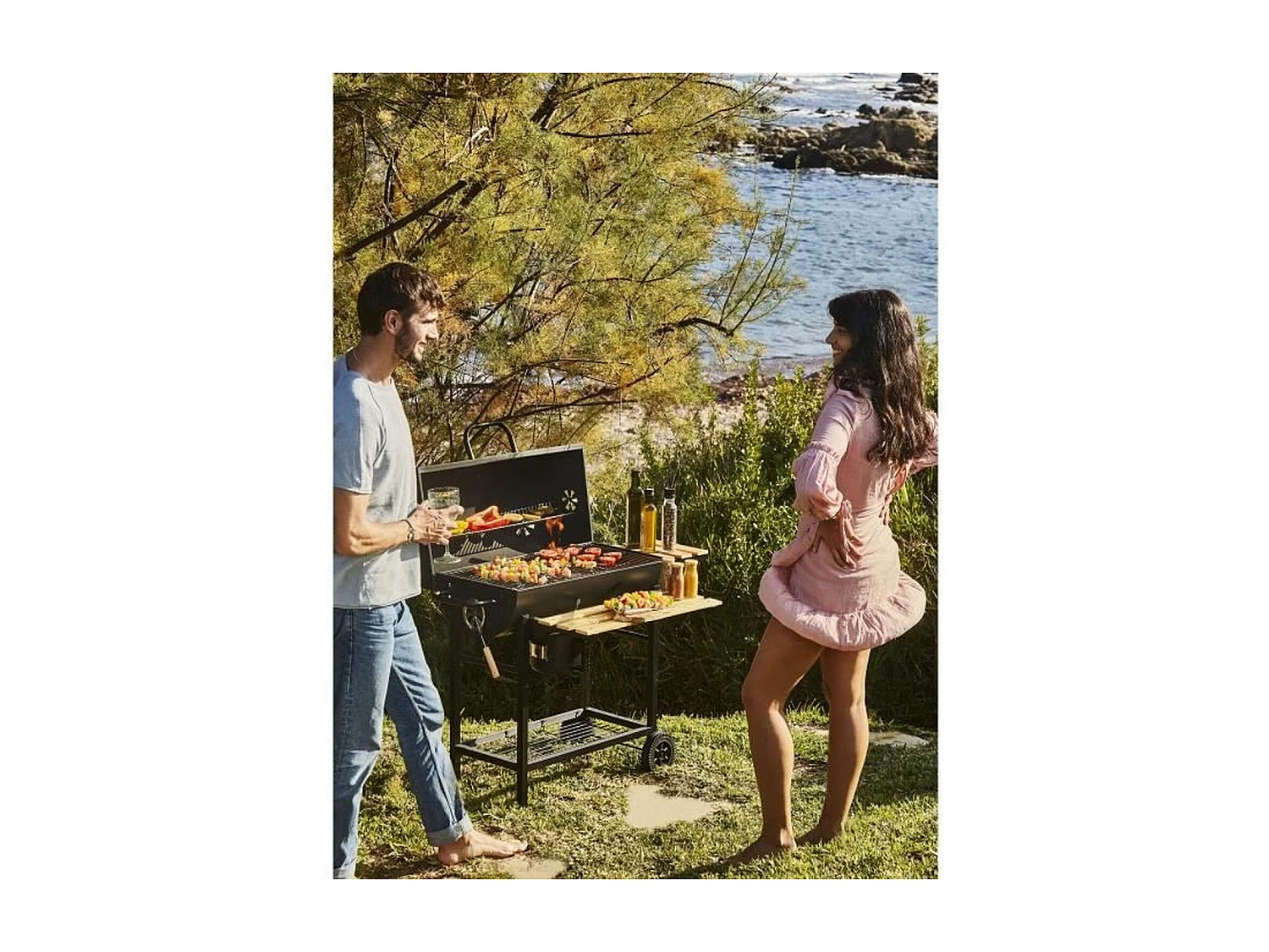 Barbecue charbon MIKE - surface 71 x 35 cm avec tablettes bois FSC