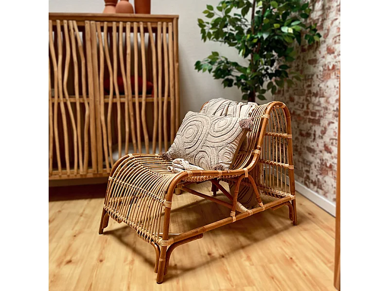 Fauteuil lounge arrondi en rotin naturel tressé – JACKIE