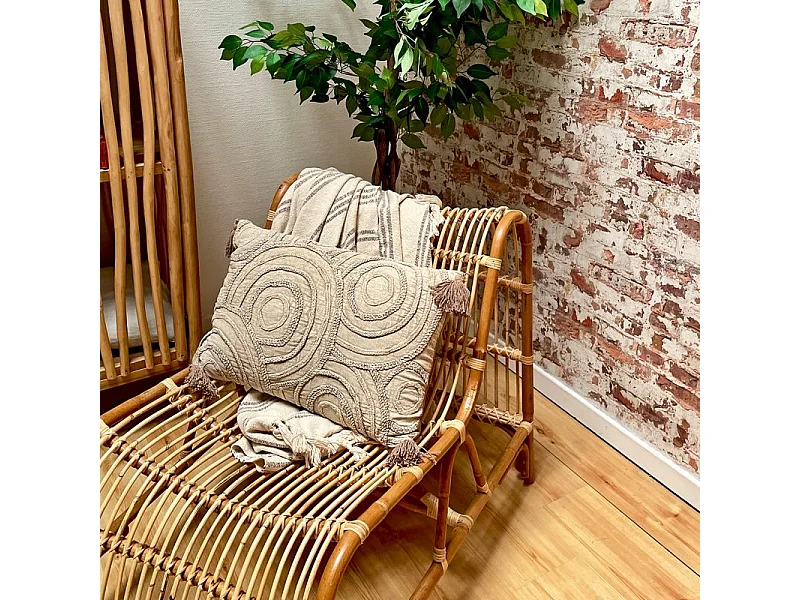 Fauteuil lounge arrondi en rotin naturel tressé – JACKIE