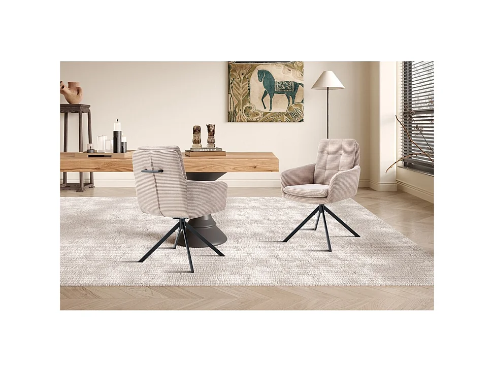 Lote de 2 cadeiras KAVIRA – Veludo cotelê areia – Pés de metal – Com braços – Design acolhedor e moderno