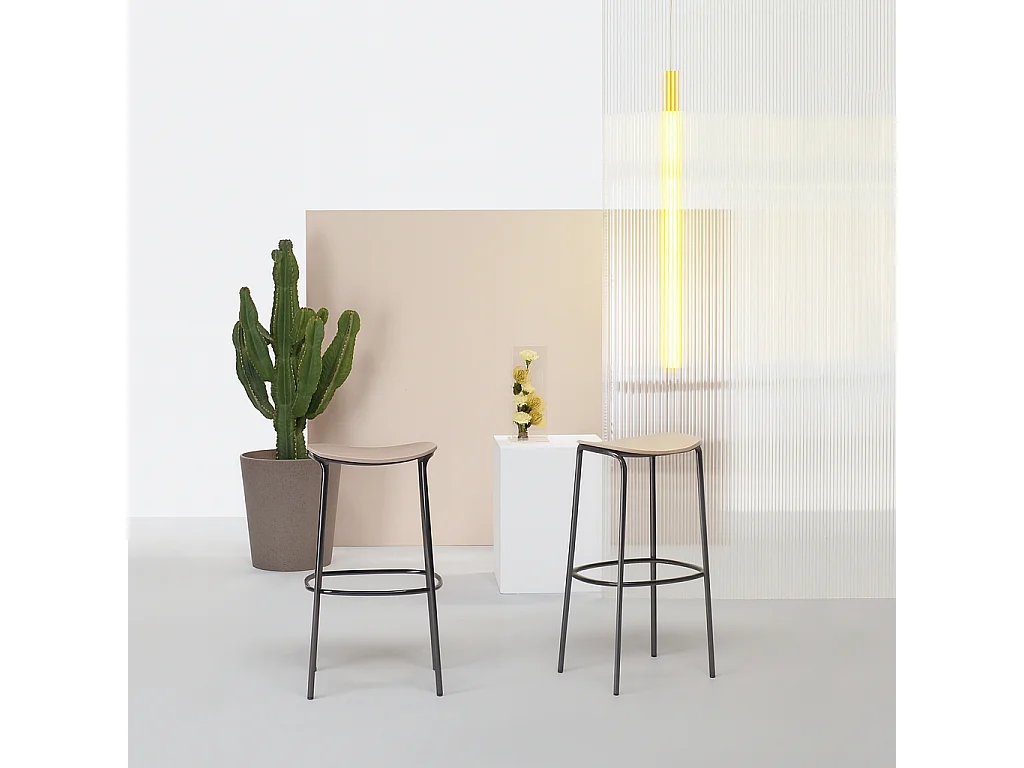 Tabouret métal et assise bois clair Trick - 75 cm