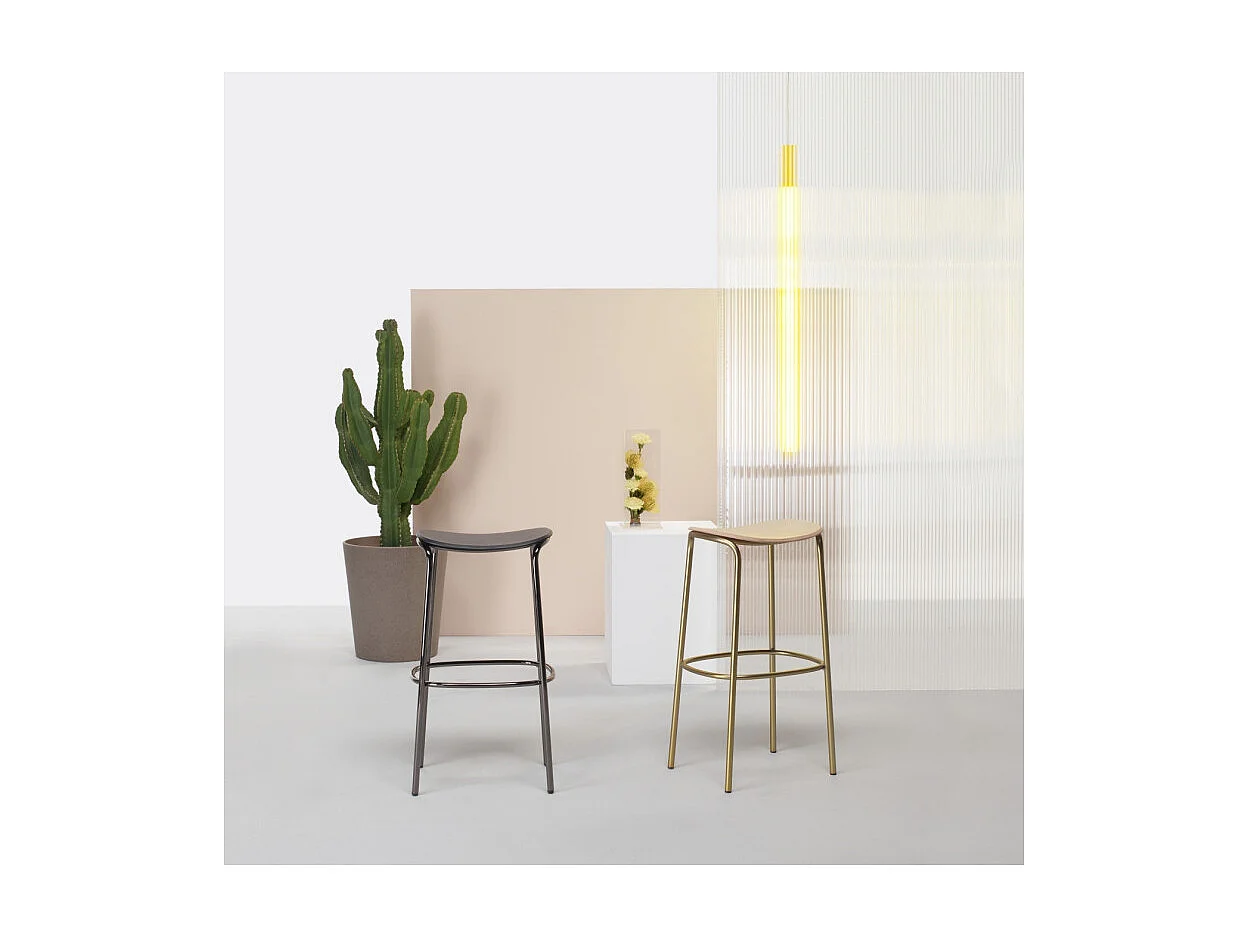 Tabouret métal et assise bois clair Trick - 75 cm