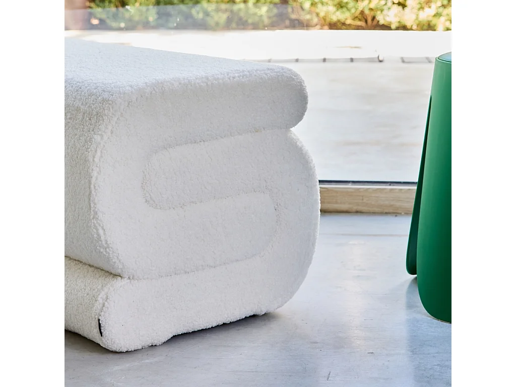 Tabouret / pouf design revêtement bouclette crème 1 place L 43 x P 47 x H 44cm - Sasha