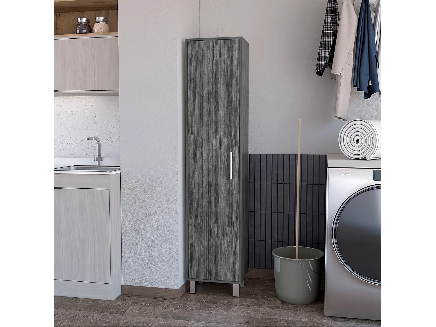 TUHOME Gabinete Alto de Almacenamiento Lawen, Una Puerta, 3 Ganchos para Escobas, Roble Ahumado