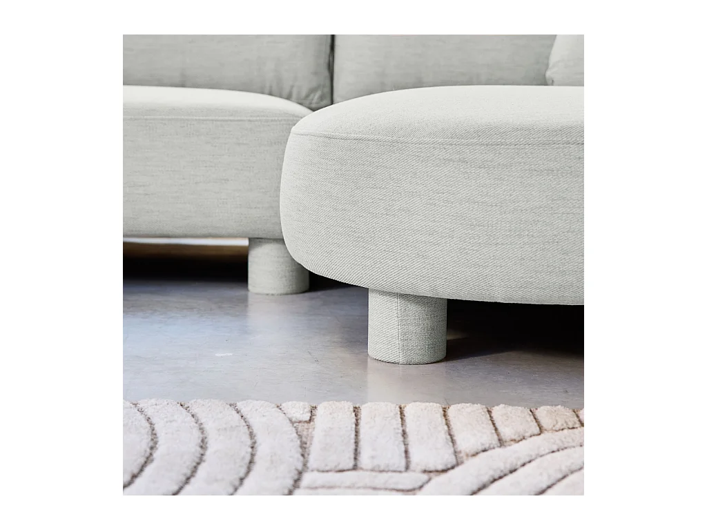 Sofá esquinero derecha de tela liso con patas redondas, 3 plazas gris