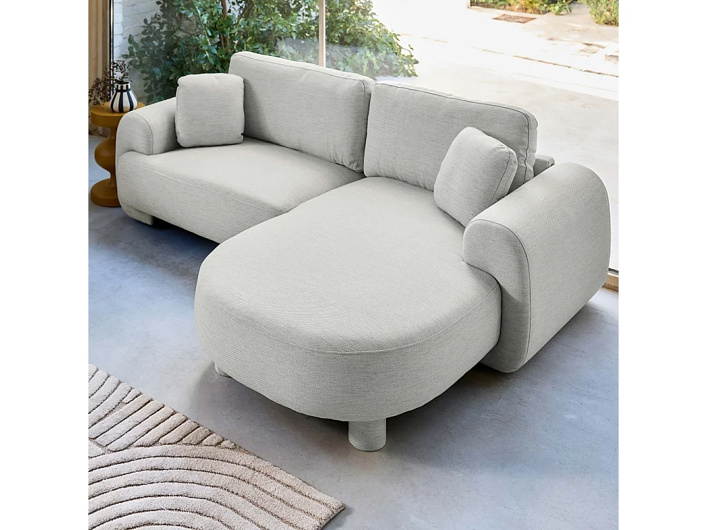 Canapé d'angle droite 3 places tissu gris clair. pieds ronds L 231 x P 160 / 88 cm - Zenio