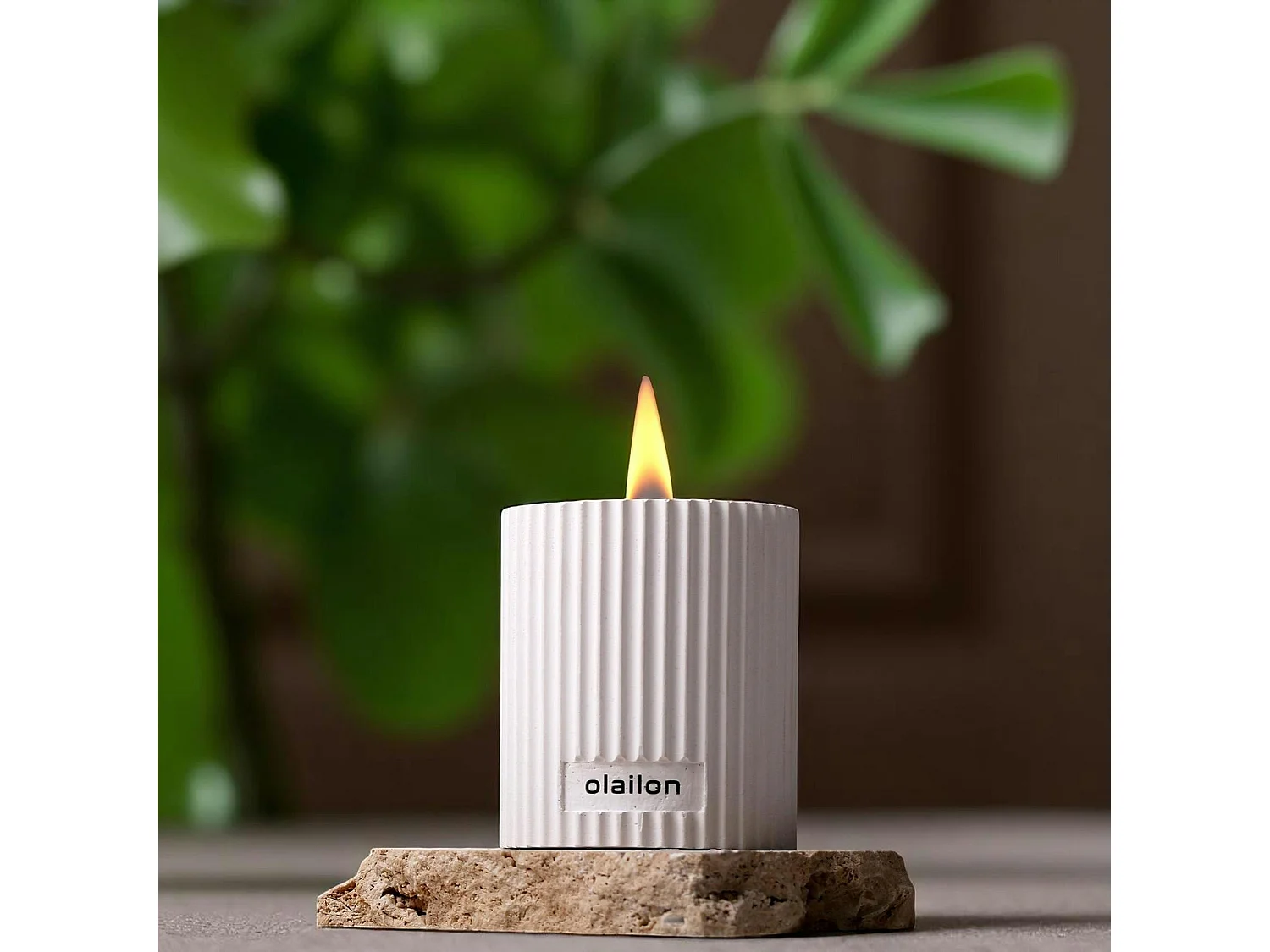 Bougie parfumée blanche – vanille et rose, mèche crépitante