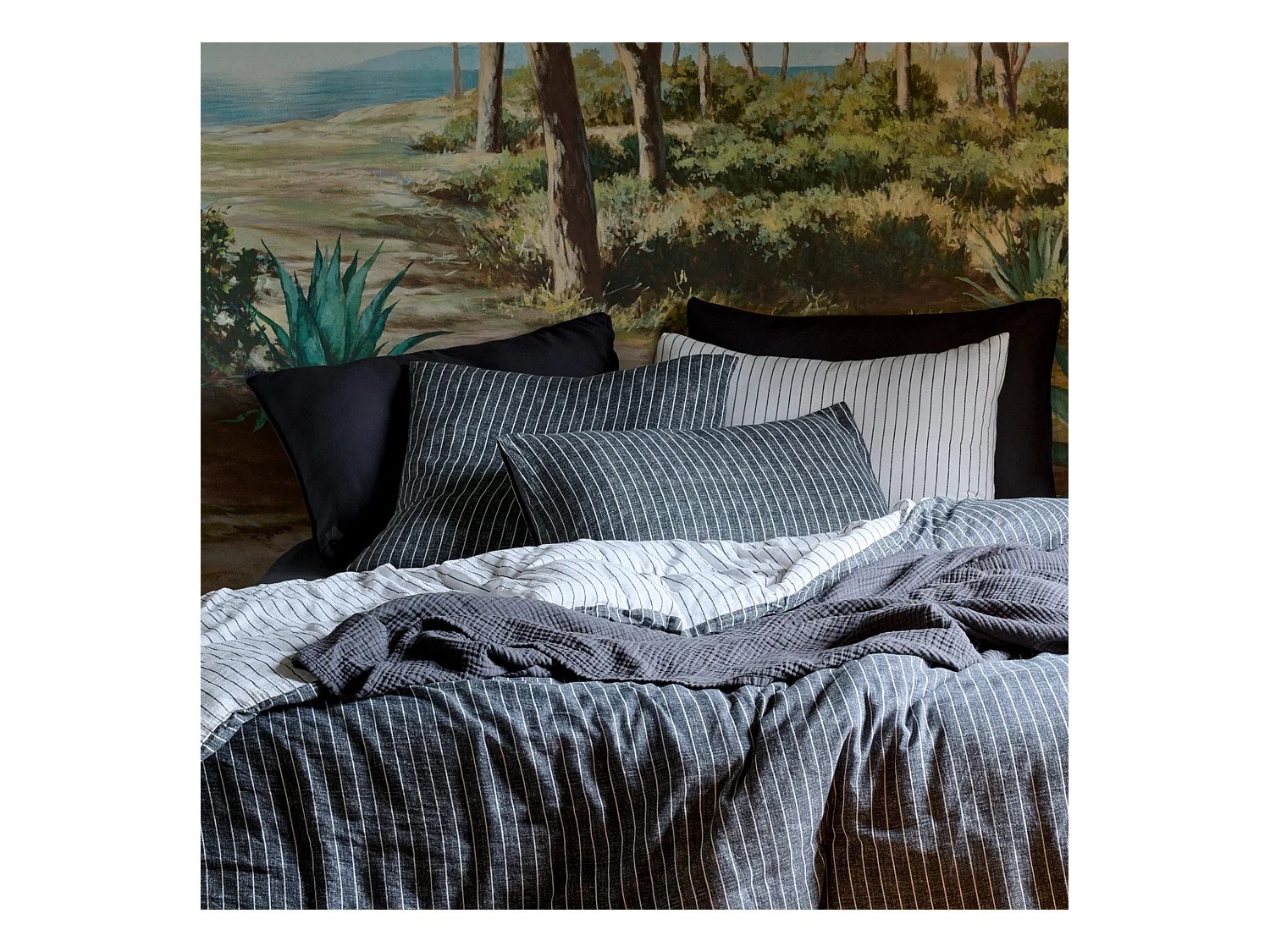 Drap plat mousseline de coton 270x300 cm LANA à rayures noir caviar