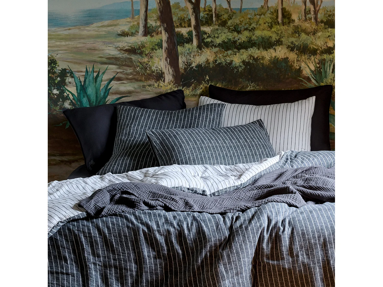 Drap plat mousseline de coton 270x300 cm LANA à rayures noir caviar