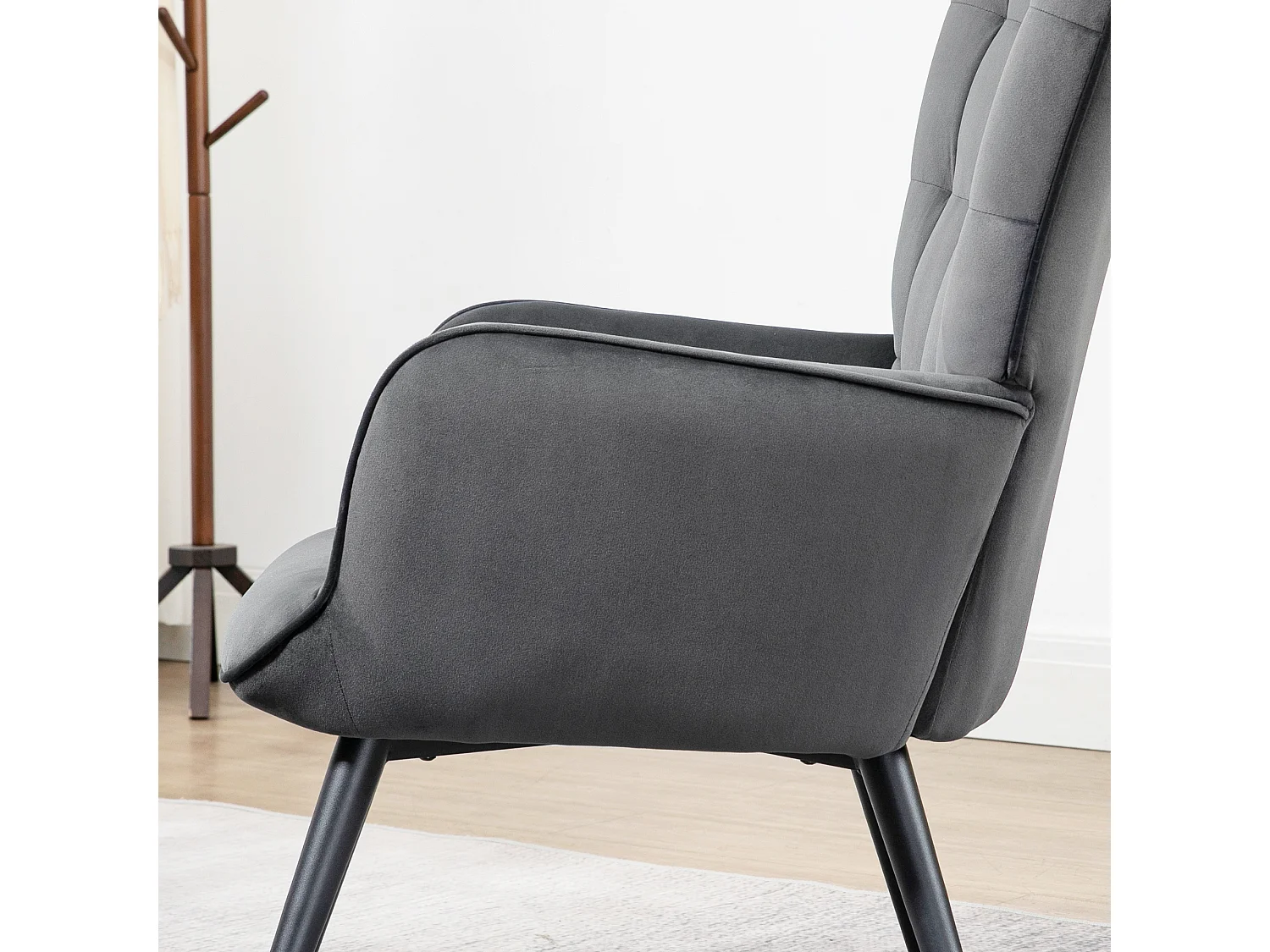 Fauteuil avec tabouret en velours gris foncé, pieds en métal noir
