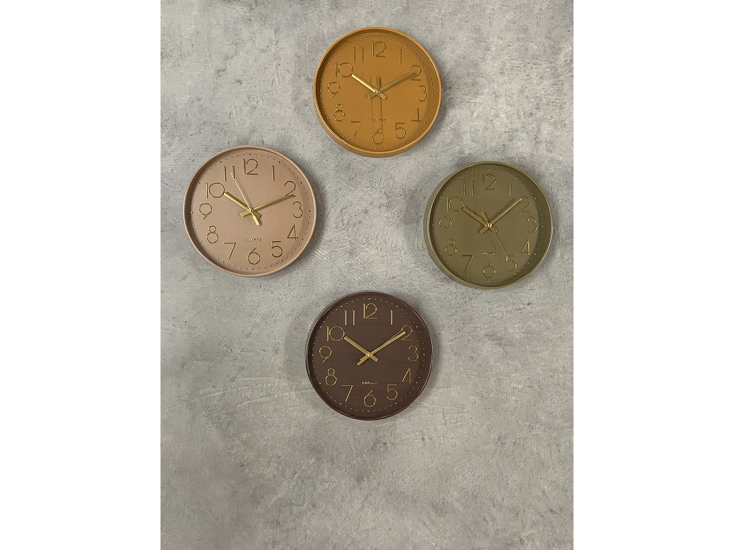 Horloge color kaki 30,5cm