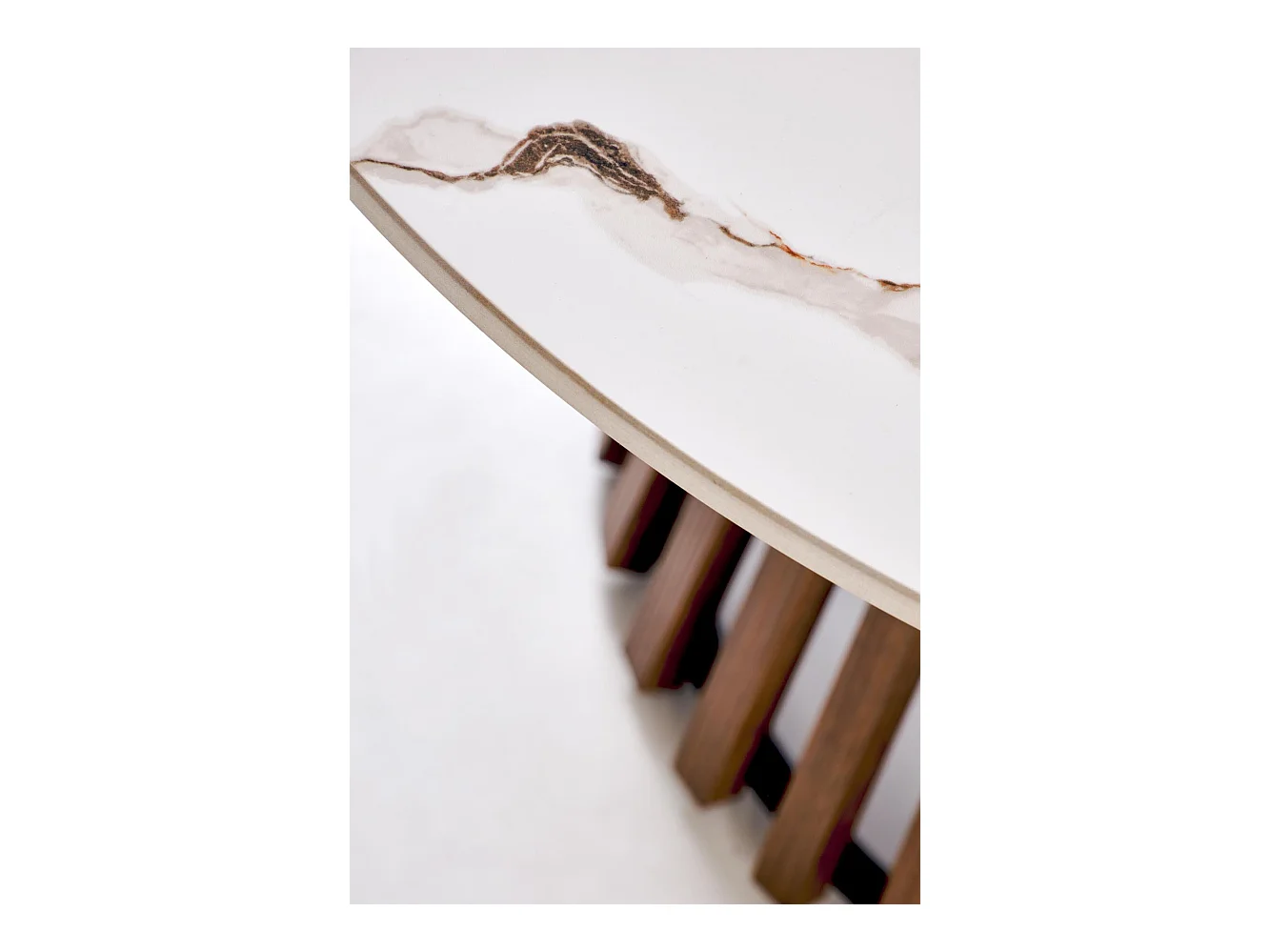 Table basse ronde aspect marbre 80 cm avec pied plaqué noyer KAREN