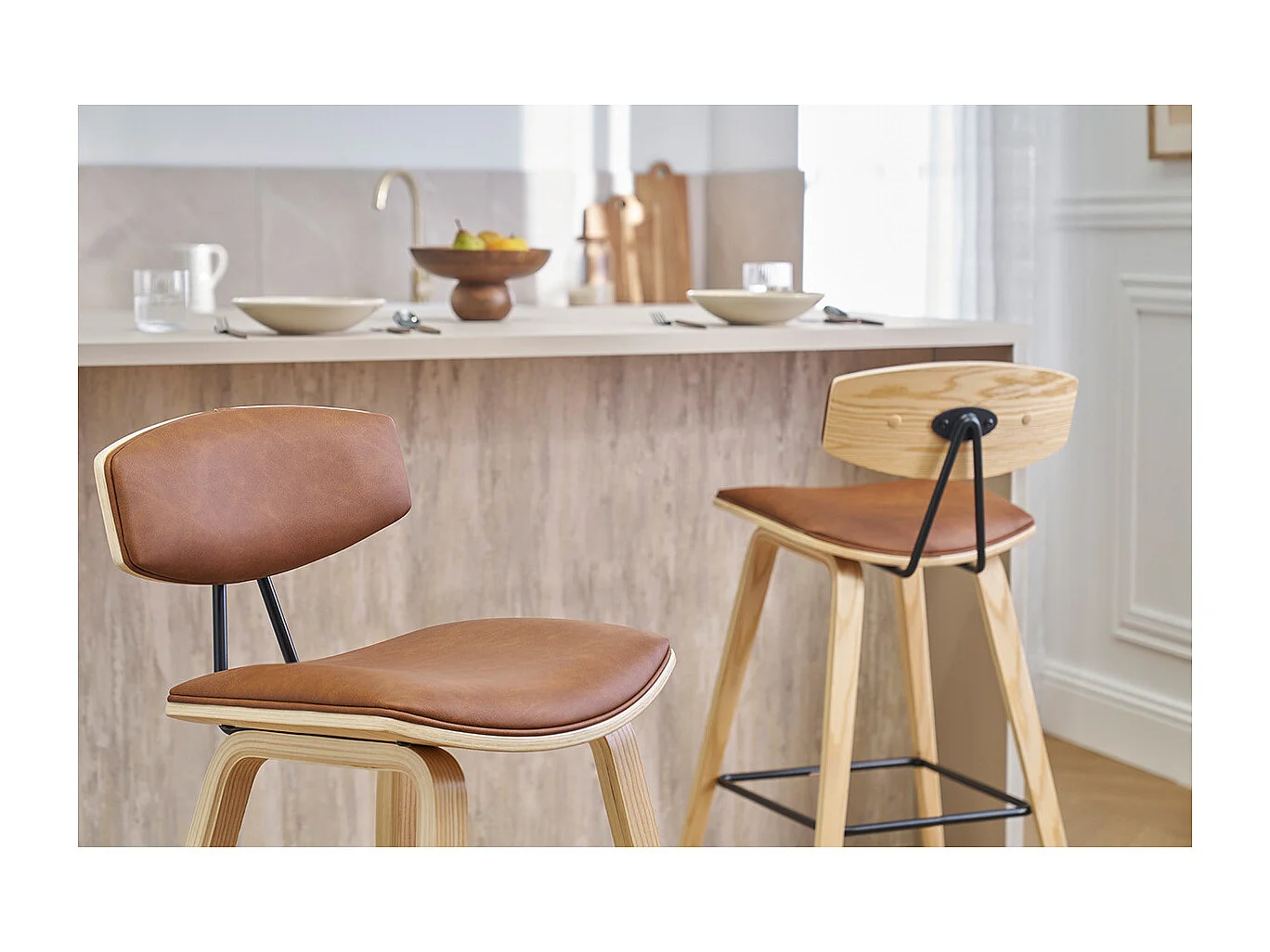 Braune und helle Holzdesign-Barhocker H69 cm (Set von 2) VASCO