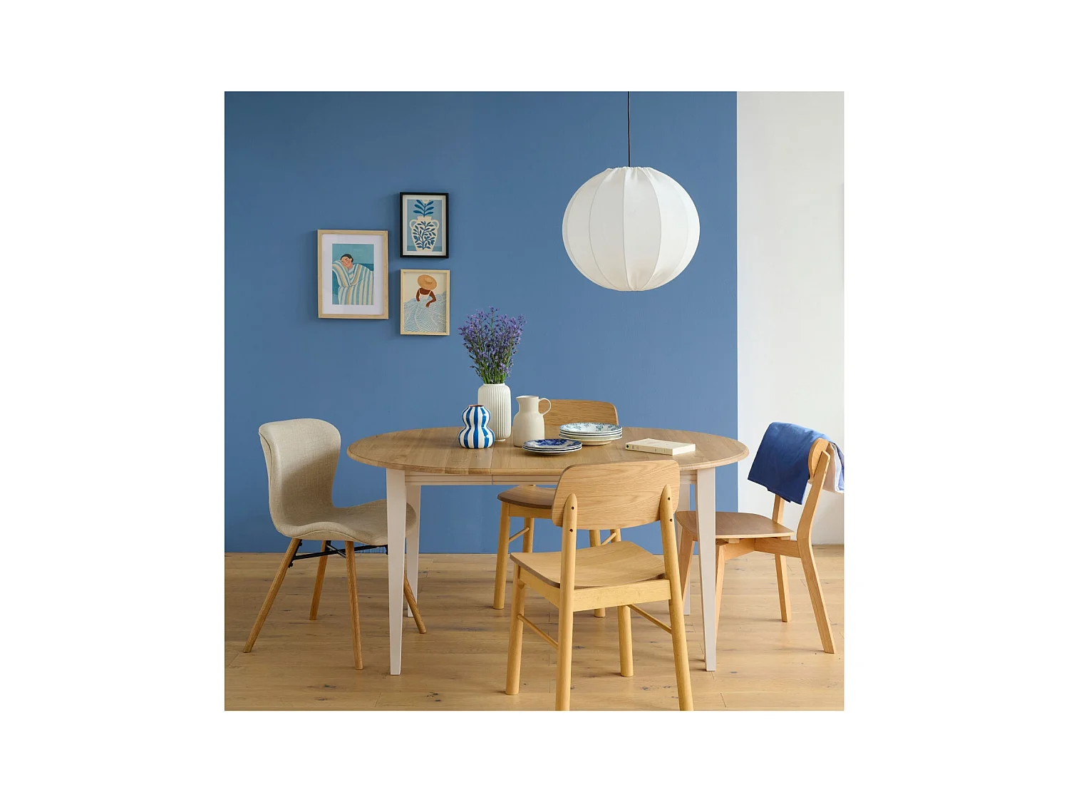 Table ronde extensible en chêne/grège 4/6 places D105 pieds fuseau - VICTORIA