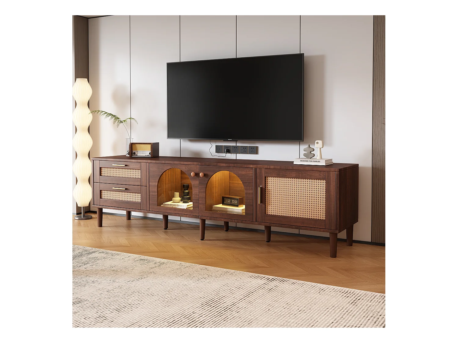 Meuble TV en bois brun avec 2 tiroirs en rotin, 2 portes en verre incurvées, 1 porte en rotin, éclairage LED, design moderne (180x40x50cm)