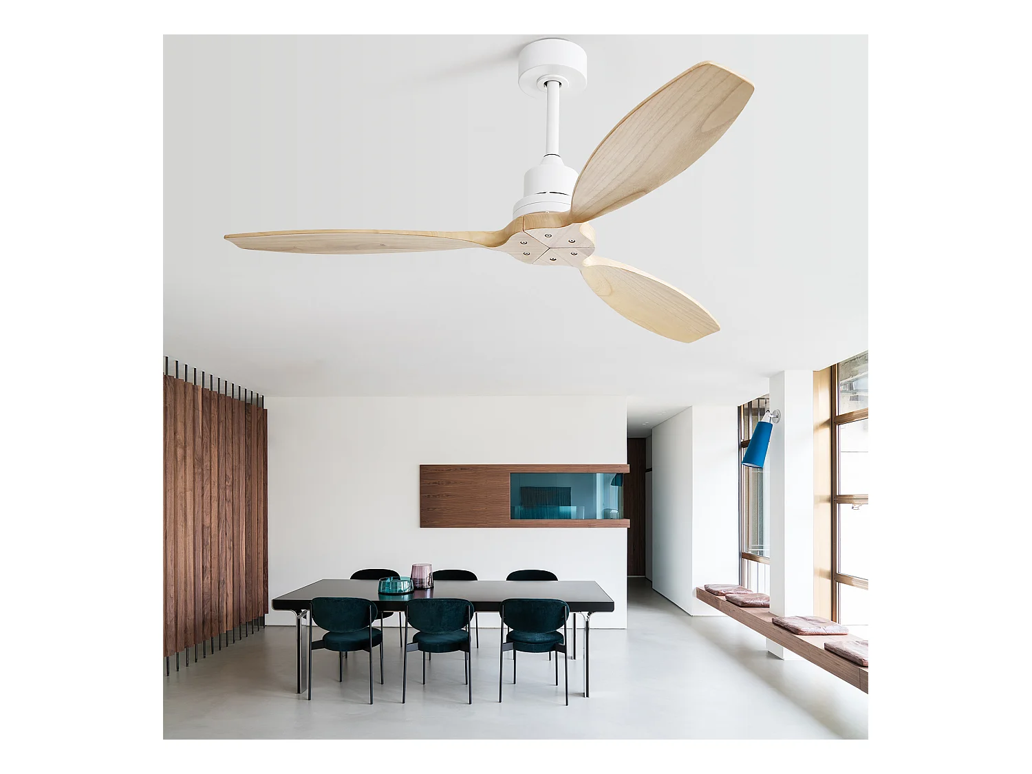 Ventilateur de plafond 52 pouces, pales en bois massif, sans lumière, 6 vitesses, télécommande, pour salon, terrasse, couleur blanche (132 x 132 x 34,5 cm)