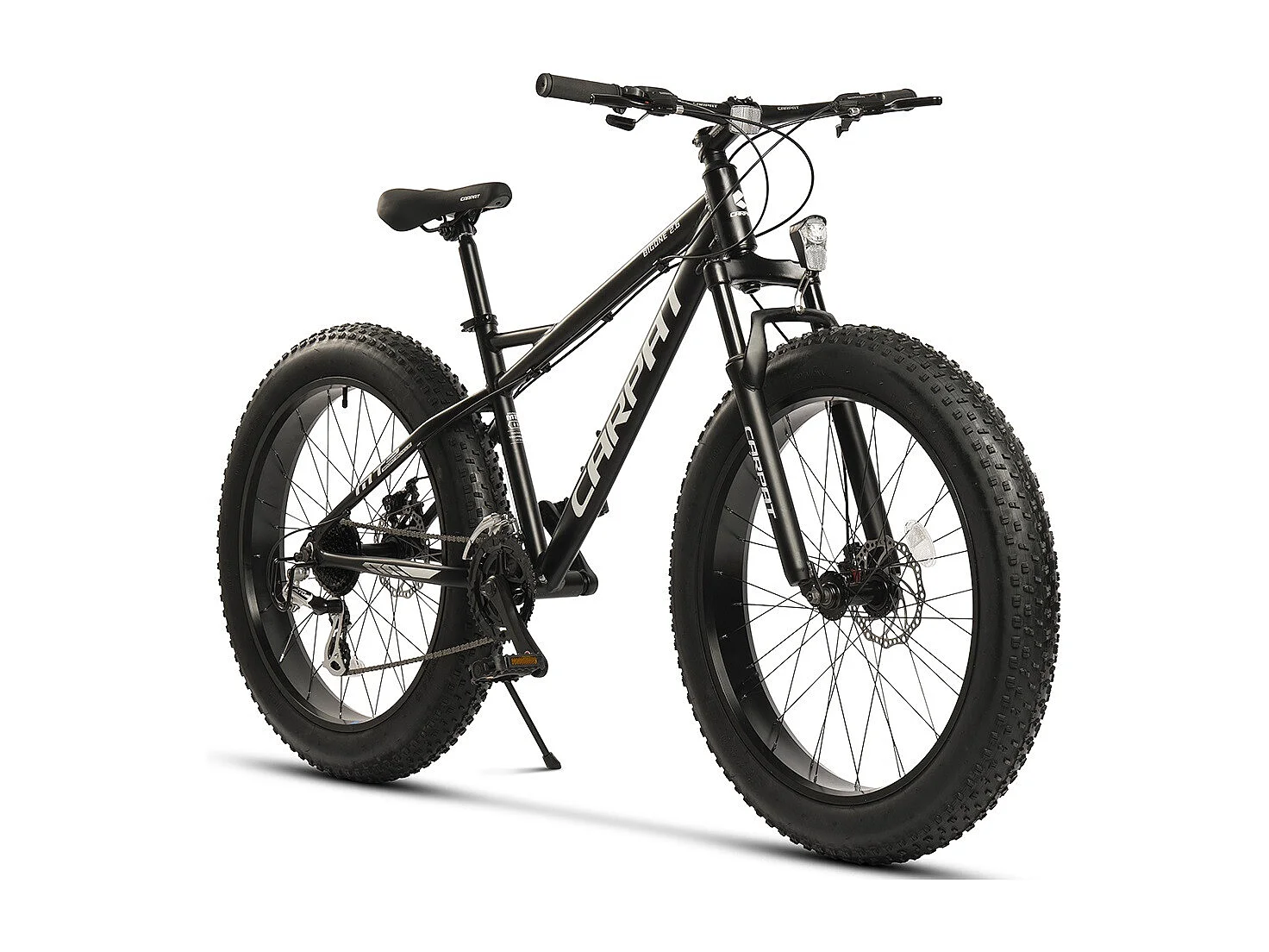 VTT à gros pneus 26 pouces, 2x8 vitesses, fourche à suspension 80 mm, freins à disque 160 mm, aluminium, noir et blanc (156x77x24 cm)