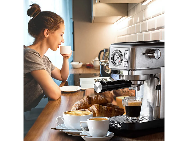 Macchina da Caffè con Manometro - 15 Bar - 1300W - Filtro ½ Tazze - Cappuccino - Silver