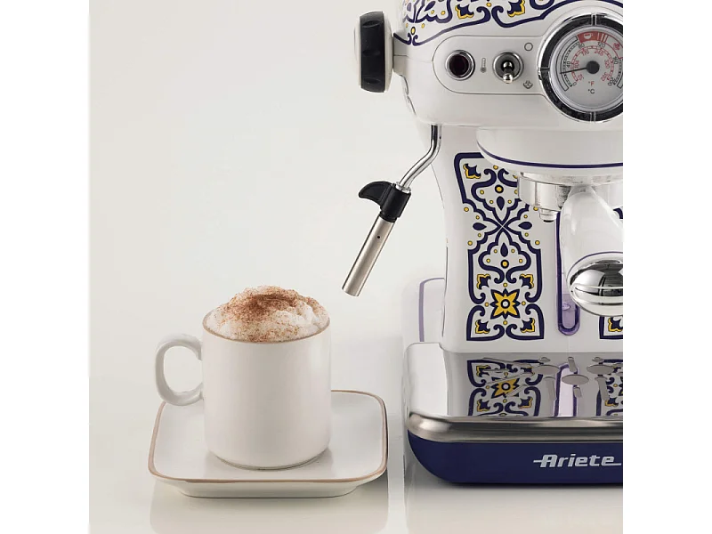 Machine à café Ariete 1389 Capri, 850 W, capacité du réservoir de 0,9 L, filtre ½ tasse, bac d'égouttage, cappuccinatore