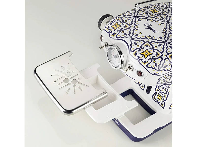 Machine à café Ariete 1389 Capri, 850 W, capacité du réservoir de 0,9 L, filtre ½ tasse, bac d'égouttage, cappuccinatore
