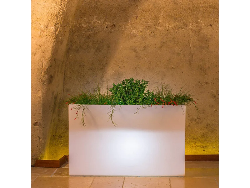 FIORIERA SCULPTOR 50 h CON LED MULTICOLOR E BATTERIA SOLARE