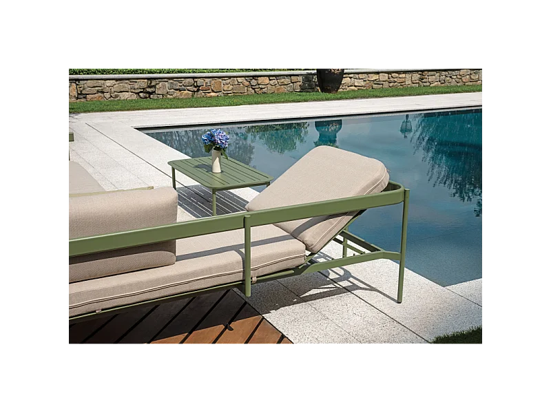 Salotto Angolare Torvaianica In Alluminio Verde- Divano Convertibile In Lettino - Due Pillow Verdi E Uno A Righe Moia