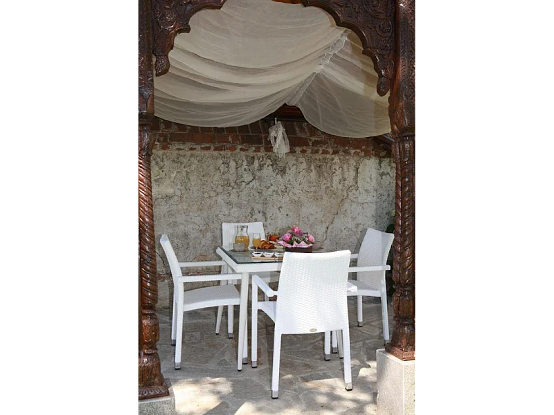 Poltrona adila polyrattan bianco ghiaccio quadro cm 60x61h44/46/65/88