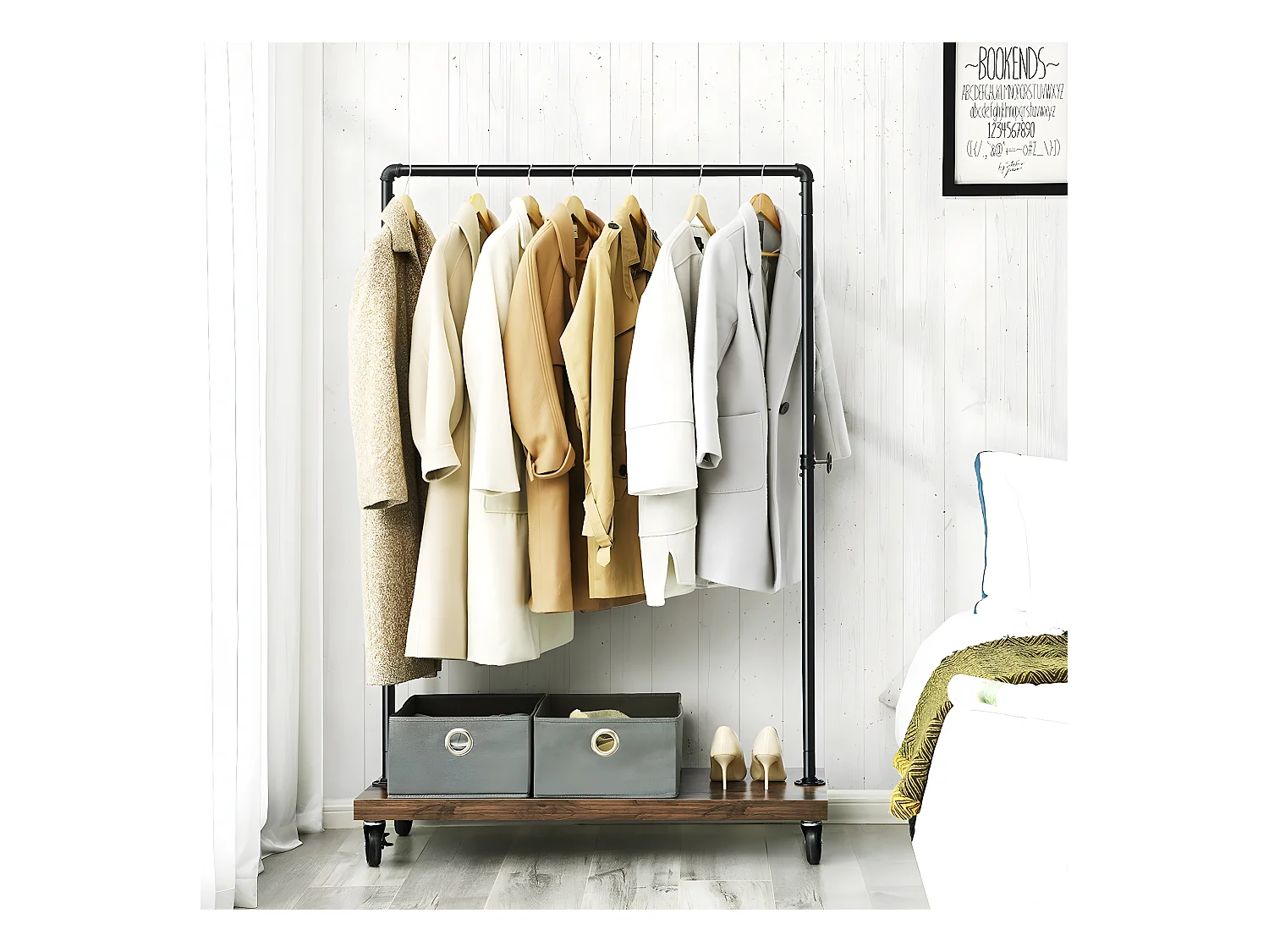 Porte-vêtements sur roues avec tuyaux industriels en métal noir - H162 cm