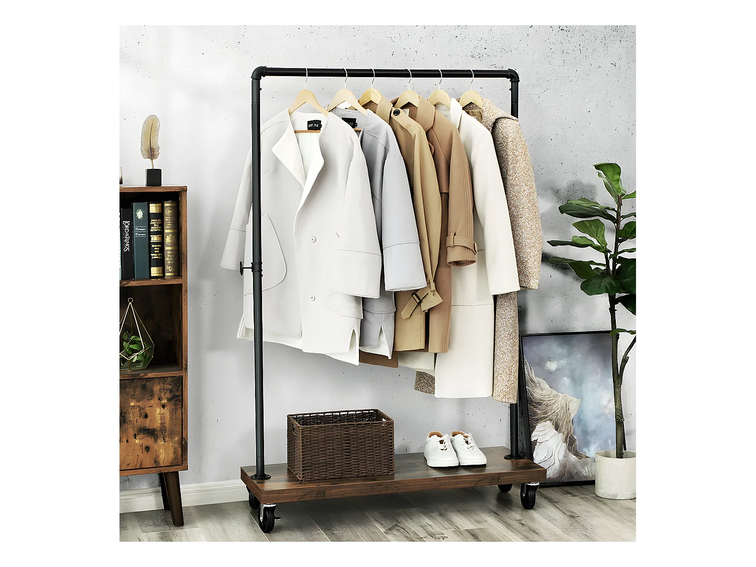 Porte-vêtements sur roues avec tuyaux industriels en métal noir - H162 cm