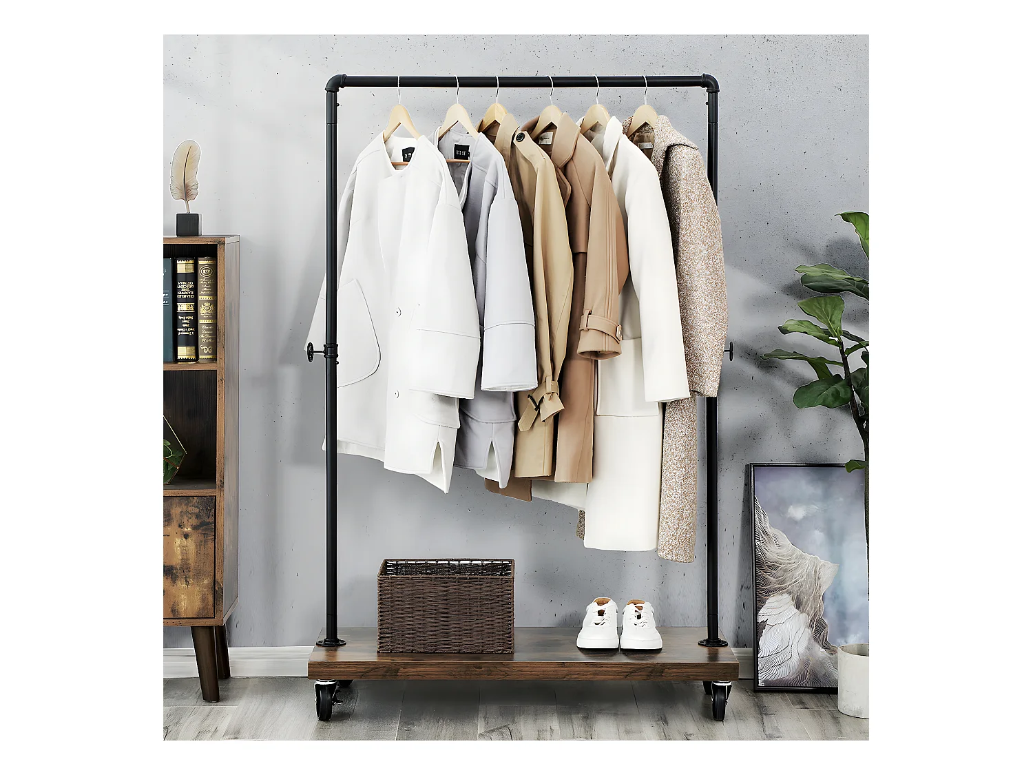 Porte-vêtements sur roues avec tuyaux industriels en métal noir - H162 cm