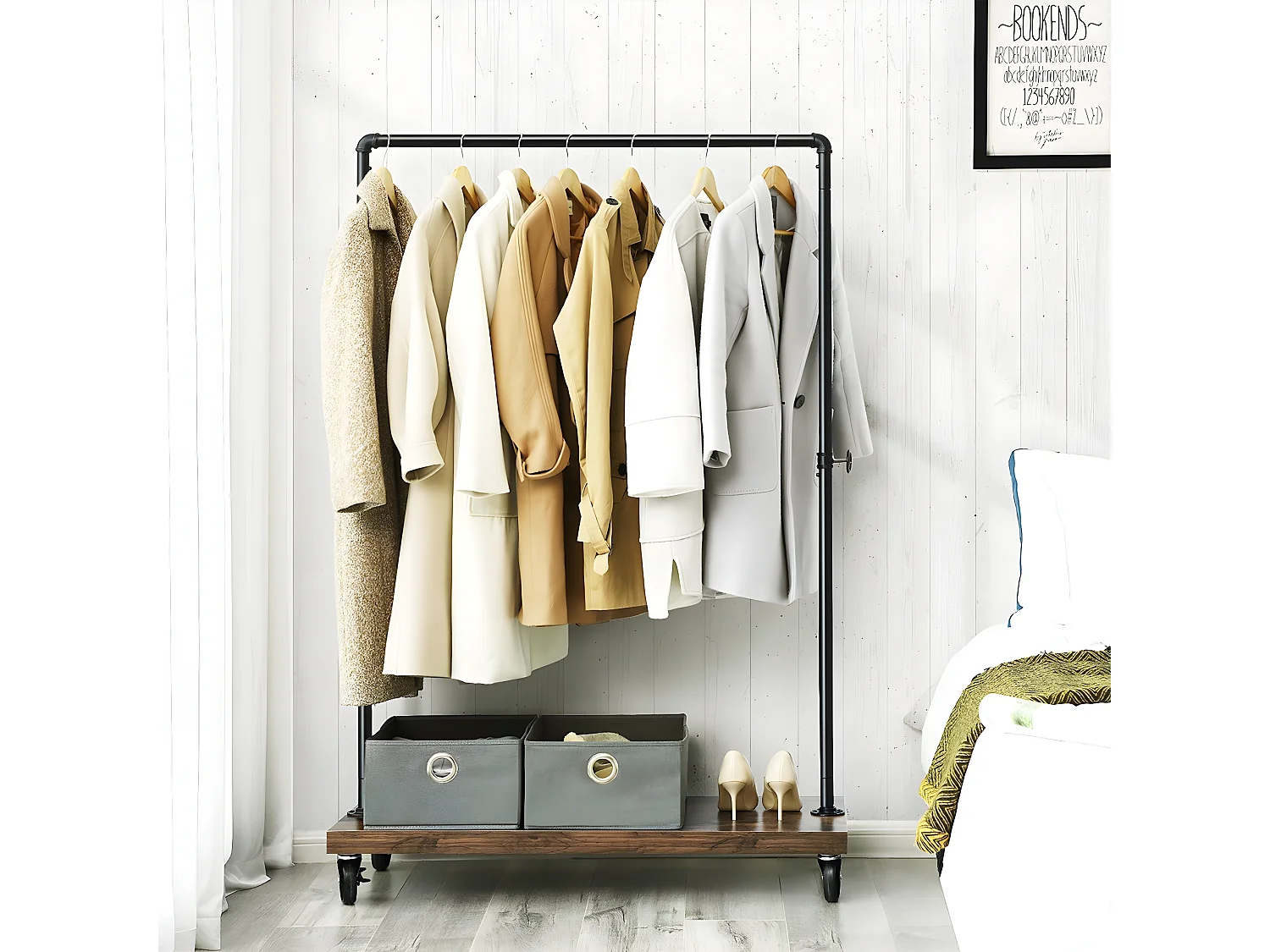 Kleiderständer auf Rädern mit Rohren aus schwarzem Metall - H162 cm