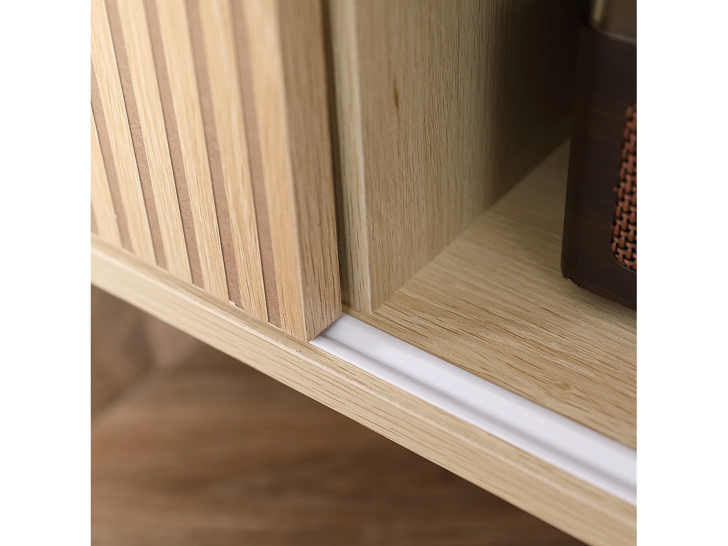 Meuble TV banc TV design Urban Craft - 2 portes coulissantes, 2 niches - piètement cylindrique - panneaux particules aspect bois clair