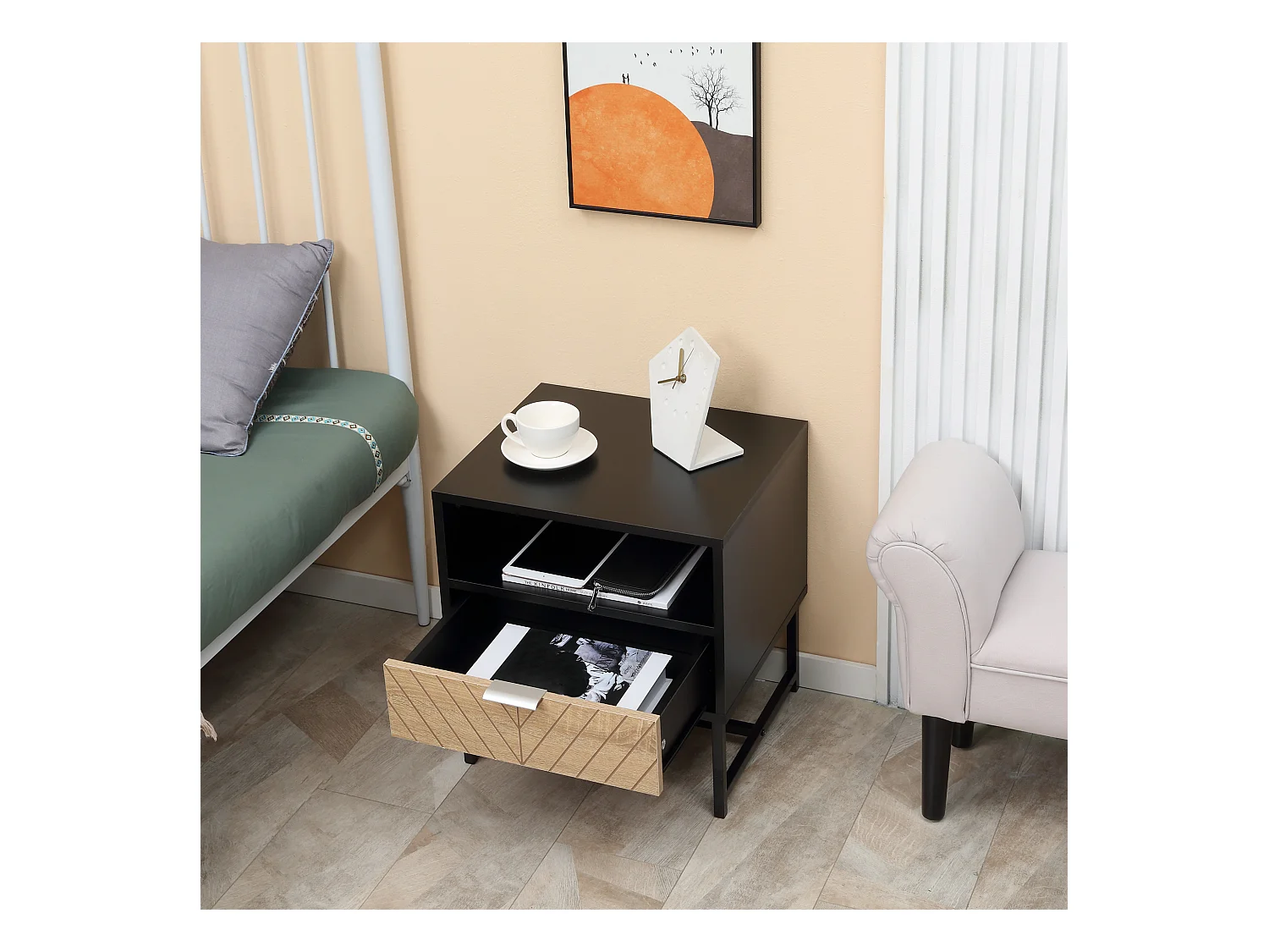 Table de chevet table de nuit style industriel tiroir niche piètement métal panneaux particules aspect bois de chêne sculpté à chevrons noir