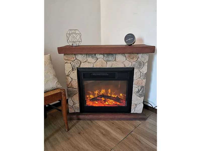 Sasso – Camino Elettrico da terra – Rifinito effetto Pietra