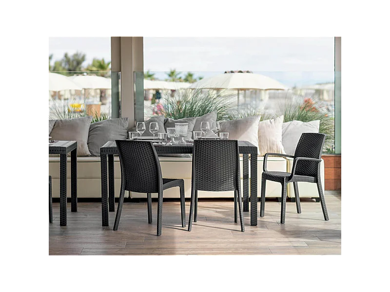 Gartentisch im Freien 150x90cm aus Rattan-Polypropylen Houston - Schwarz