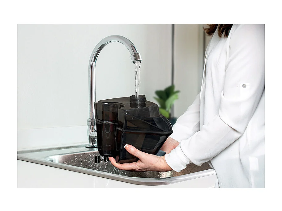 Stiratrice Verticale Professionale - Vapore Continuo - Serbatoio 3L - Bianco