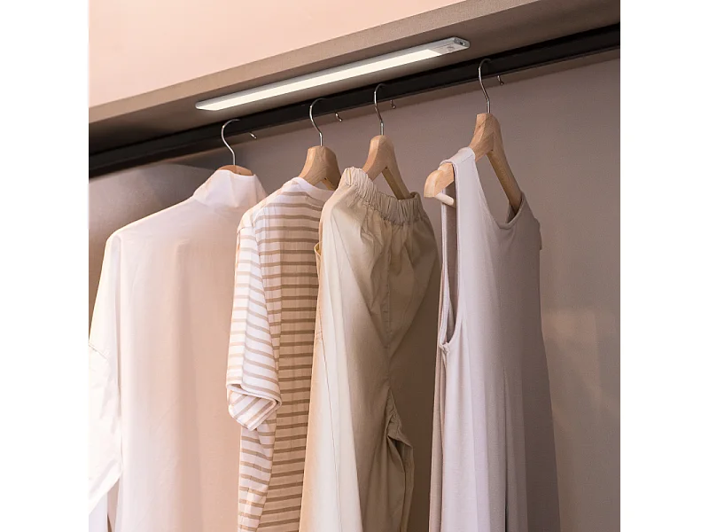 Luminaria LED Kaus ricaricabile tramite usb e con sensore di movimento, L 240 mm, Anodizzato opaco, Plastica e alluminio