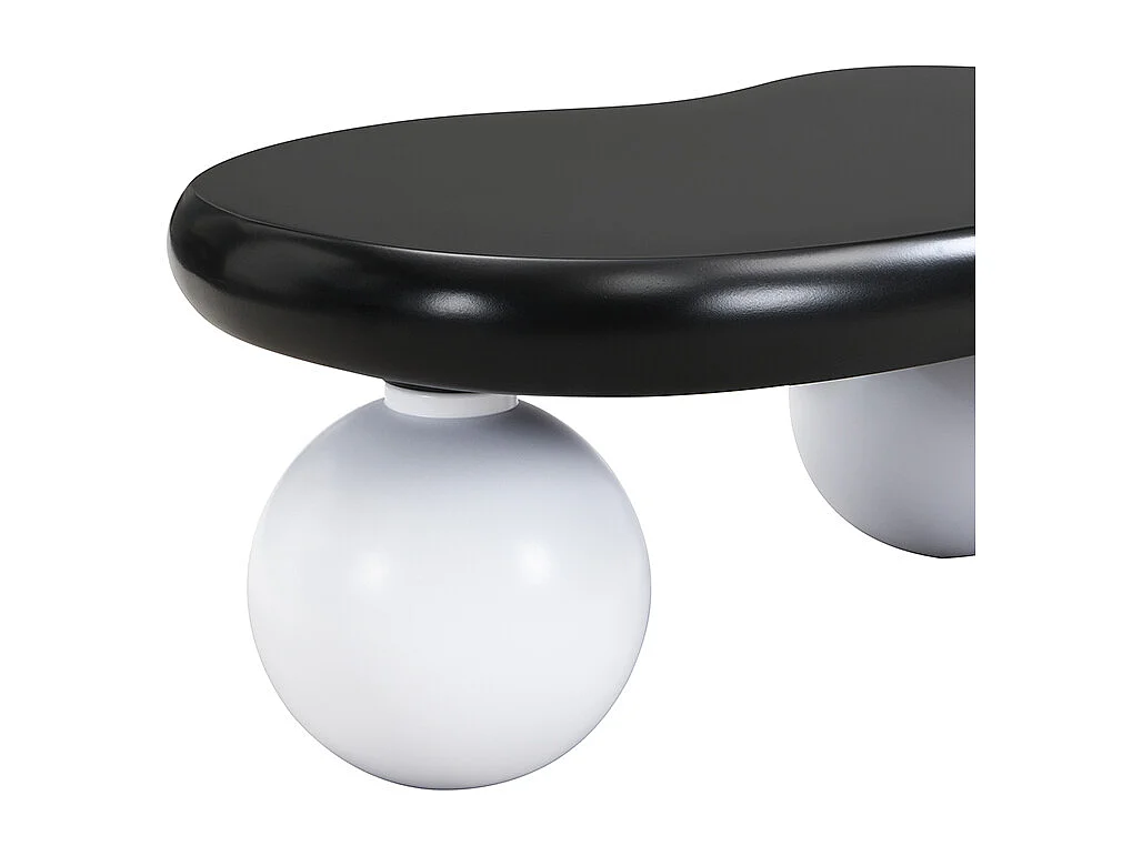 Mesa de centro de design em formato de nuvem com iluminação LED, formato original, tampo iluminado em estilo nuvem, preto e branco.