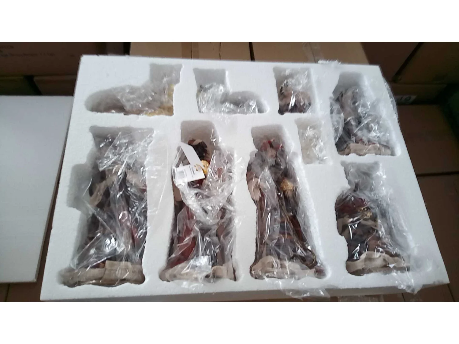 Presepe tessuto set 9pz rosso cmh25,5