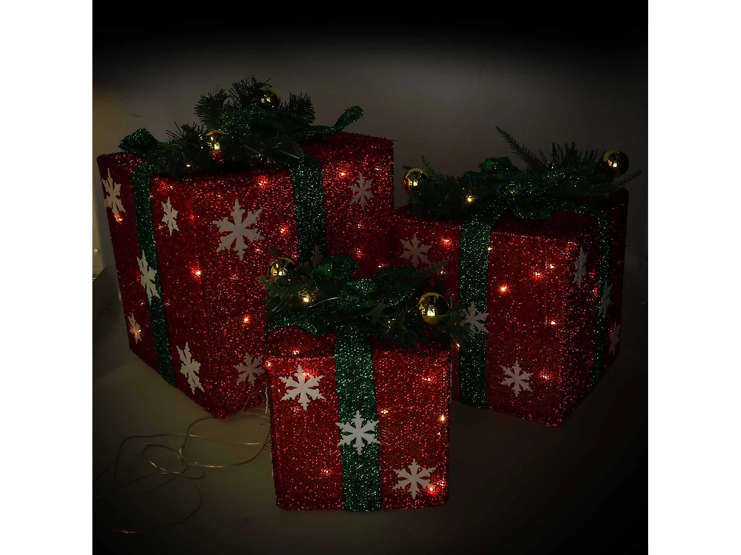 Pacco regalo fiocchi di neve 1-3 verde e rosso cm 25x25h30