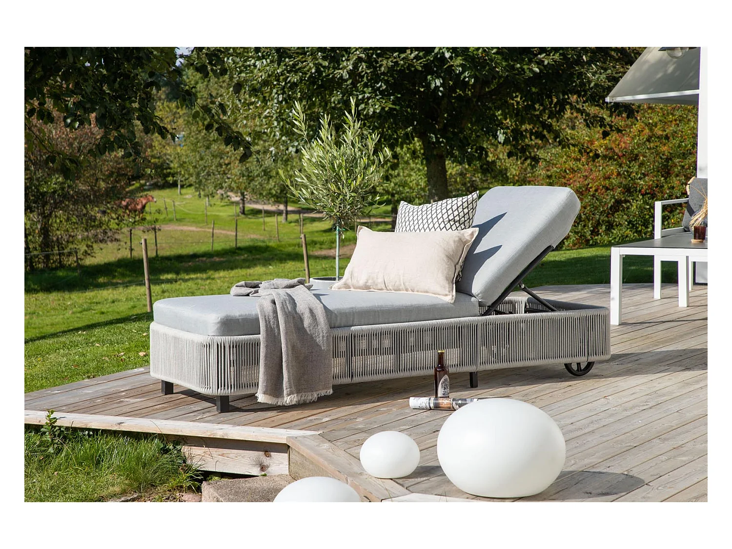 Virya Sonnenliege grau, schwarz.